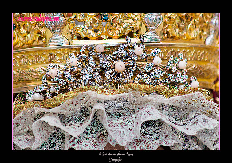 Detalle de la corona de María Santísima del Desamparo