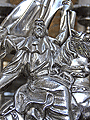 Detalle de Imagen Venera que representa a Santiago Apóstol en el paso de palio de Cartela bordada en el faldón delantero del paso de palio de María Santísima del Desamparo