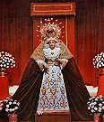 Besamanos a Nuestra Señora de las Lágrimas en la capilla del colegio de San Bautista de la calle Porvera. Año 1984.