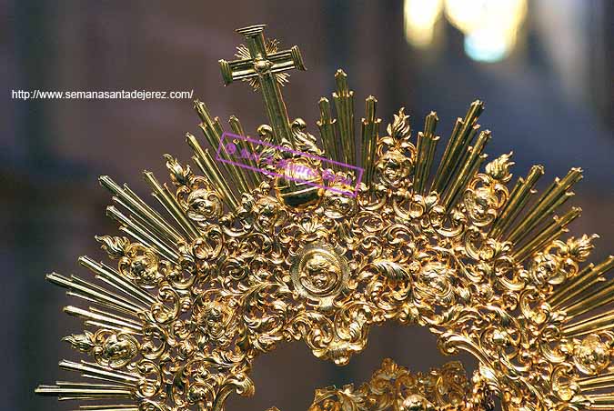 Rafaga y Cruz que remata la Corona de Nuestra Señora de las Lágrimas