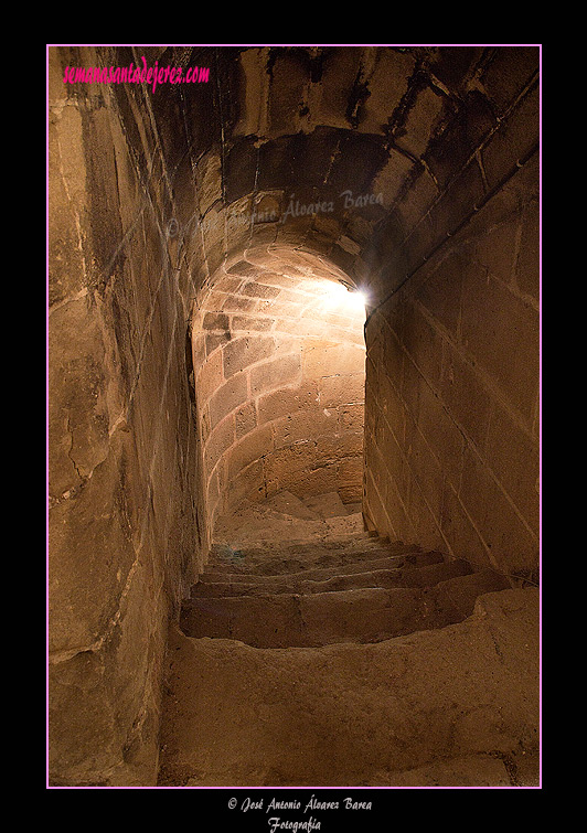 Escalera de acceso a la Torre de la Iglesia de San Juan de los Caballeros