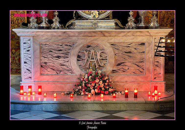 Mesa del altar de Nuestra Señora de las Lágrimas (Iglesia de San Juan de los Caballeros)