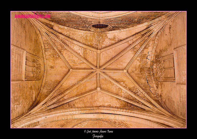Bóveda del primer tramo de nave (Iglesia de San Juan de los Caballeros)