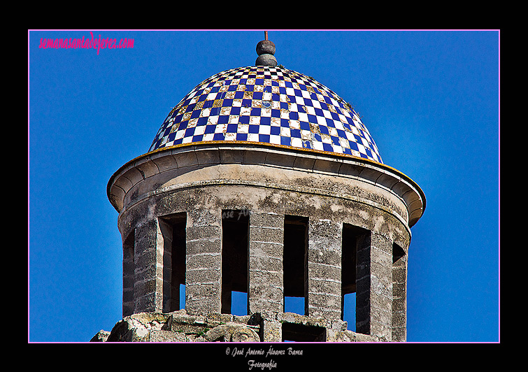 Cupulín de la torre de la Iglesia de San Juan de los Caballeros