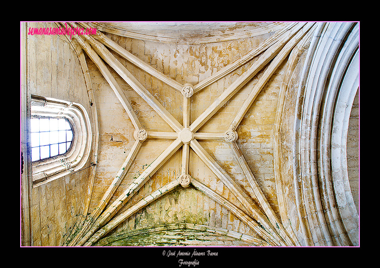 Bóveda gótica de crucería de la Sacristía (Iglesia de San Juan de los Caballeros)