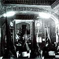 El paso de la Lanzada, de la Hermandad.de los Estudiantes, entrando en la Basílica del Carmen