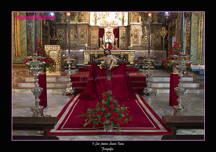 Besapiés del Santísimo Cristo de la Sagrada Lanzada (3 de abril de 2011)