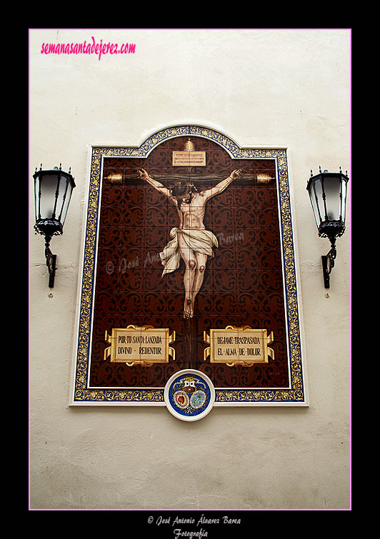 Retablo cerámico del Santísimo Cristo de la Lanzada (Basílica de Nuestra Señora del Carmen Coronada)