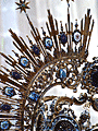 Detalle de los esmaltes de los Apostoles en la ráfaga de la Corona de Nuestra Señora del Mayor Dolor