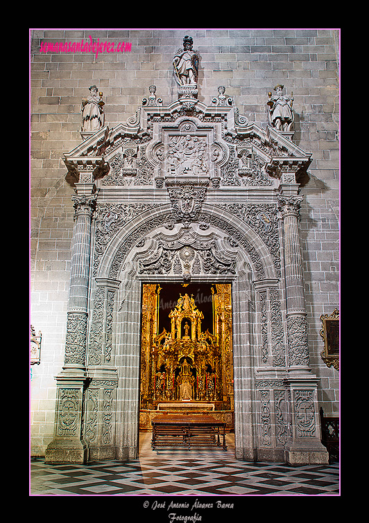 Portada interior de la Capilla del Sagrario (Iglesia de San Miguel)