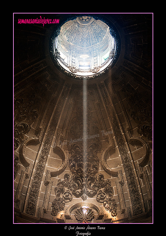 Linterna de la cúpula de la Capilla del Sagrario (Iglesia de San Miguel)