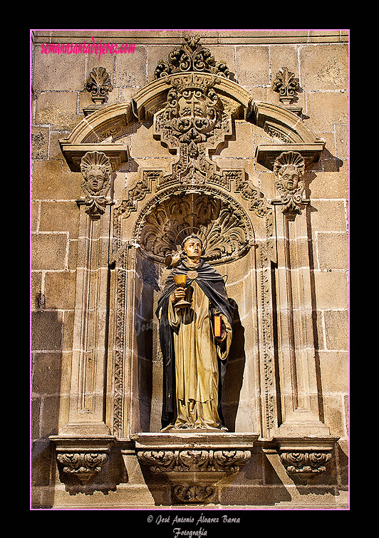 Hornacina a la entrada de la entrada de la Capilla del Sagrario (Iglesia de San Miguel)