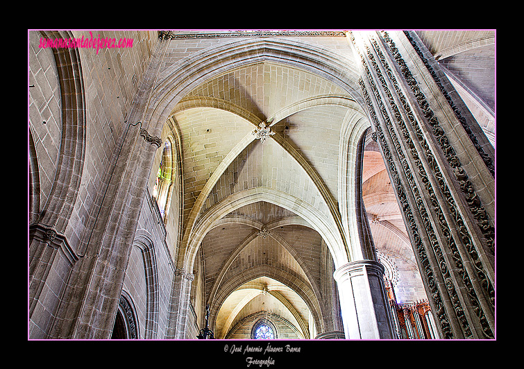 Bóvedas de los pies de la nave de la Epístola de la Iglesia de San Miguel)