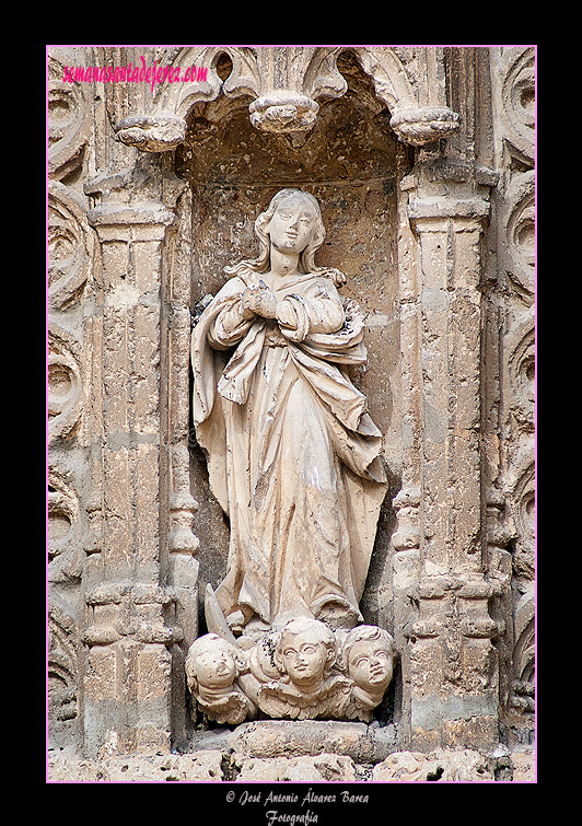 Inmaculada Concepción (Portada de la Epístola de la Iglesia de San Miguel)
