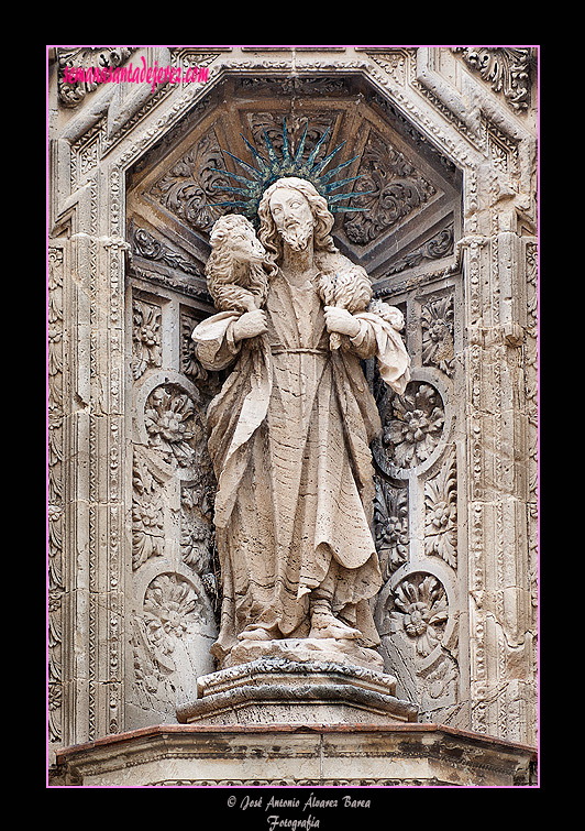 Buen Pastor (Portada exterior de la Capilla del Sagrario de la Iglesia Parroquial de San Miguel)