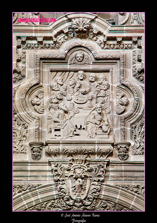 Relieve de la Santa Cena (Portada interior de la Capilla del Sagrario - Iglesia de San Miguel)