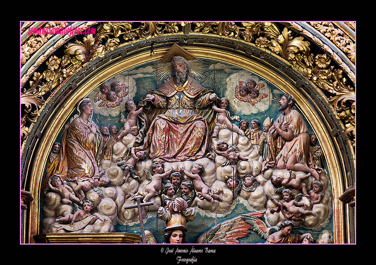 La Gloria con la figura de Dios Padre en el centro (Retablo de Ánimas - Iglesia de San Miguel)