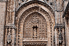 Tímpano de la portada de la Epístola de la Iglesia de San Miguel