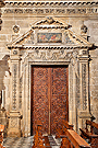 Portada de acceso al vestíbulo de la Capilla del Sagrario (Iglesia de San Miguel)