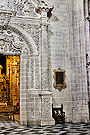 Columnas corintias de la portada interior de la Capilla del Sagrario (Iglesia de San Miguel)
