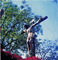 Mañana del Viernes Santo de 1962. El Santísimo Cristo de la Buena Muerte por la calle Ancha (Foto: Diego Romero)