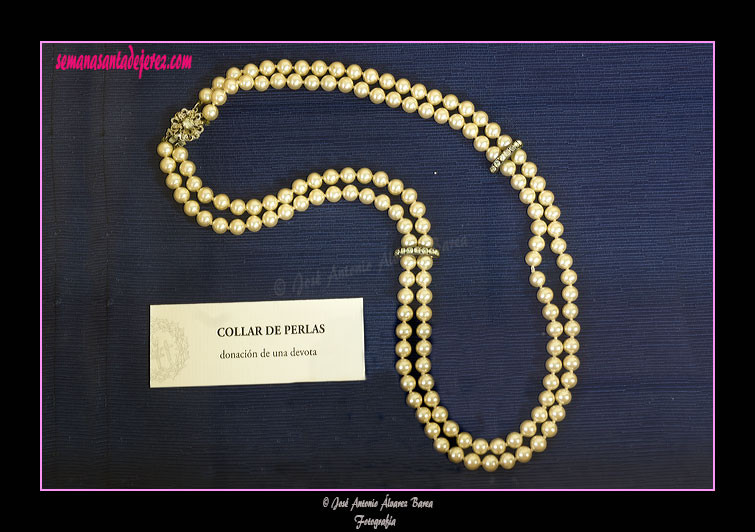Collar de perlas, donación de una devota