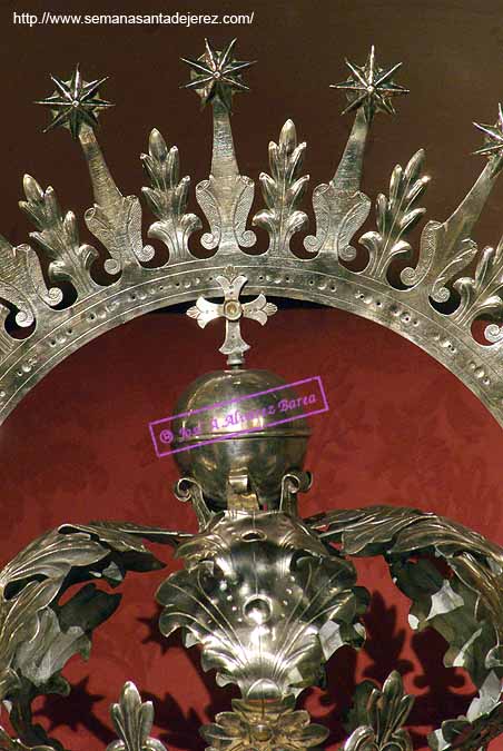Detalle de la corona de camarín de María Santísima de la Concepción