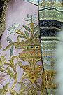 Detalle de los bordados de la saya de la Coronación Canónica de María Santísima de la Concepción