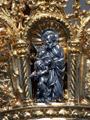 Hornacina con una imagen de Evangelista en el canasto de la Corona de Nuestra Madre y Se&ntilde;ora de la Soledad