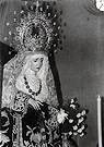 Nuestra Señora de la Piedad en ceremonia de Besamanos (Foto: José Luis Cruz Molins)
