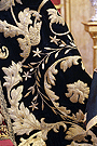 Detalle de los bordados del manto de salida de Nuestra Señora de la Piedad