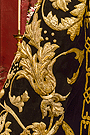 Detalle de los bordados del manto de salida de Nuestra Señora de la Piedad