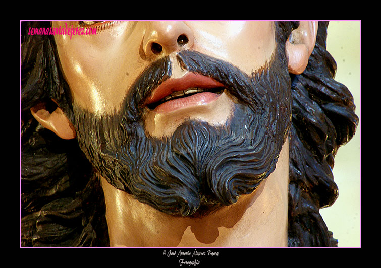 Detalle de la boca y barba del Santísimo Cristo Resucitado
