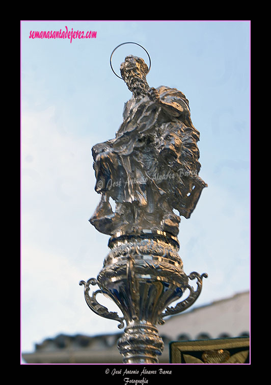 Figura de San Marcos, remate del asta del Banderín del Colegio San José - La Salle de la Hermandad de Cristo Rey en su Triunfal Entrada en Jerusalén