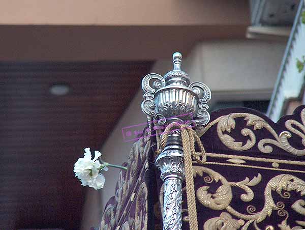 Perilla que remata cada varal del paso de Palio de María Santísima de la Paz en su Mayor Aflicción
