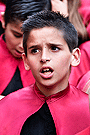 Niño de la Escolanía cantando el Miserere de Hilarión Eslava delante del Paso de Nuestra Señora de las Angustias