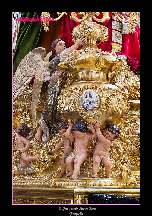 Detalle de la canastilla del Paso de Misterio de la Sagrada Cena de Nuestro Señor Jesucristo
