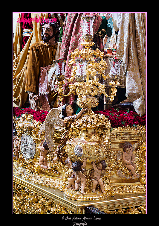 Detalle de la canastilla del Paso de Misterio de la Sagrada Cena de Nuestro Señor Jesucristo