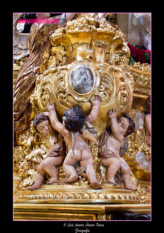 Detalle de la canastilla del Paso de Misterio de la Sagrada Cena de Nuestro Señor Jesucristo