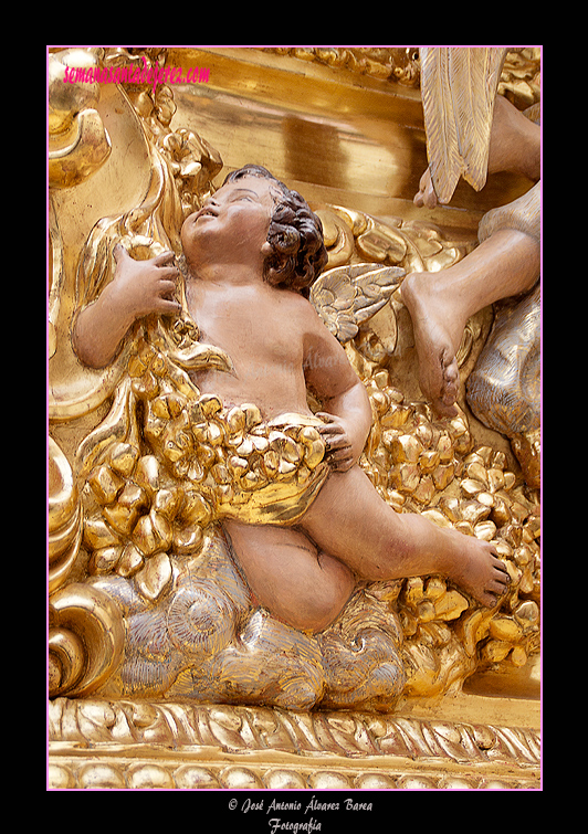 Angelito en la canastilla del Paso de Misterio de la Sagrada Cena de Nuestro Señor Jesucristo