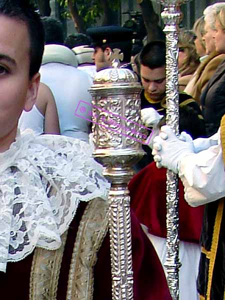 Pértiga que porta el Pertiguero del Cortejo de Misterio de la Hermandad de la Sagrada Cena