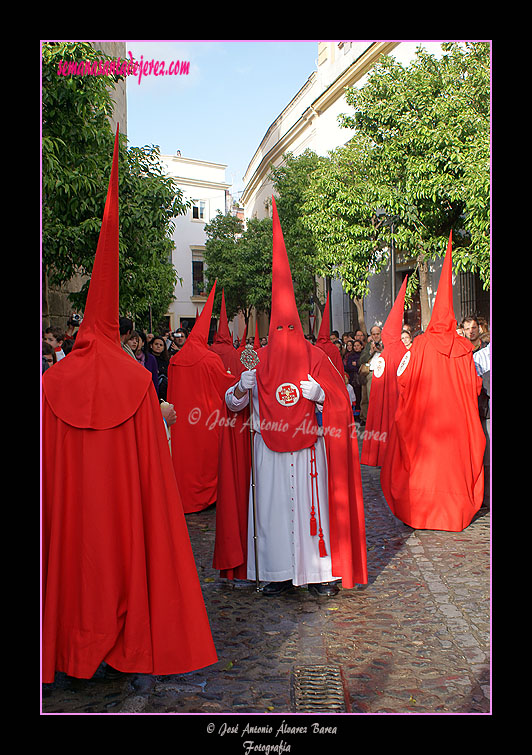 Nazarenos de la Hermandad de la Sagrada Cena