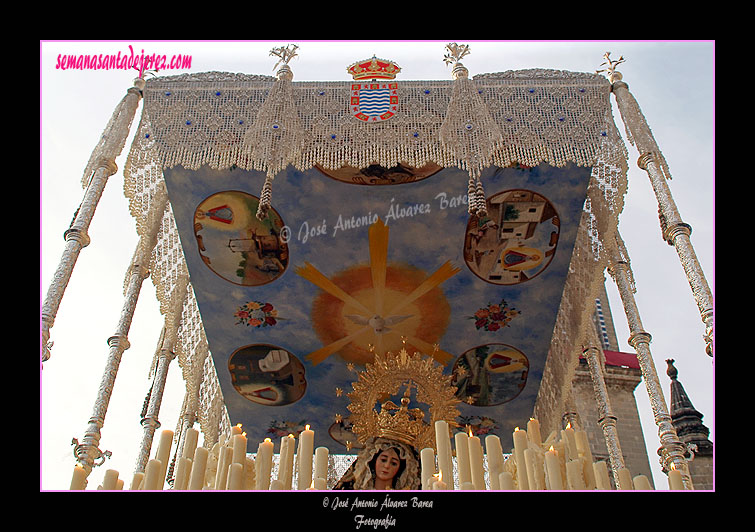 Techo del palio del paso de Nuestra Señora del Socorro para la procesión del 400º aniversario del Copatronazgo de la Ciudad de Jerez