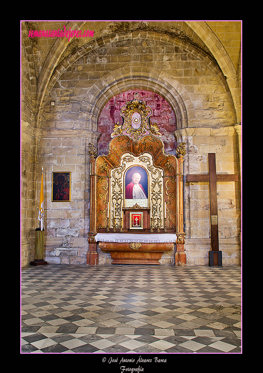 Tramo del Retablo de Santa Teresa de Jesús, actualmente del Beato Juan Pablo II (Santa Iglesia Catedral)