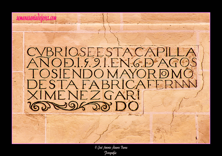 Placa conmemorativa de la conclusión de las obras de la Iglesia de San Juan de los Caballeros