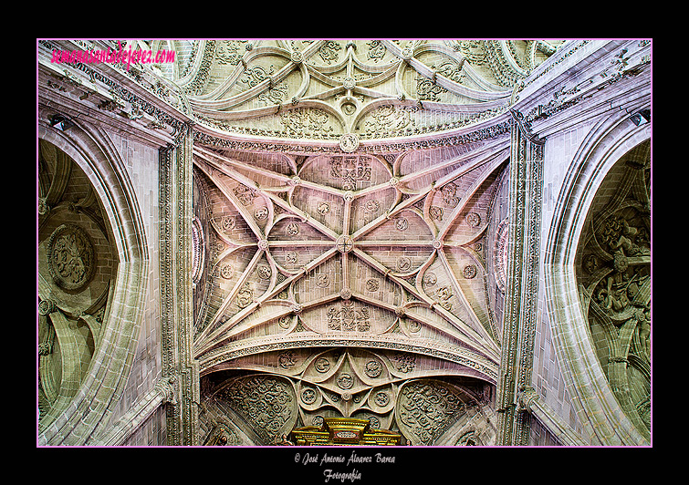 Bóveda del prebiterio de la Iglesia de San Miguel