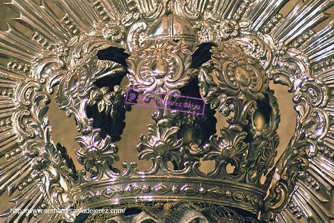 Canasto de la corona de camarin de María Santísima del Perpetuo Socorro