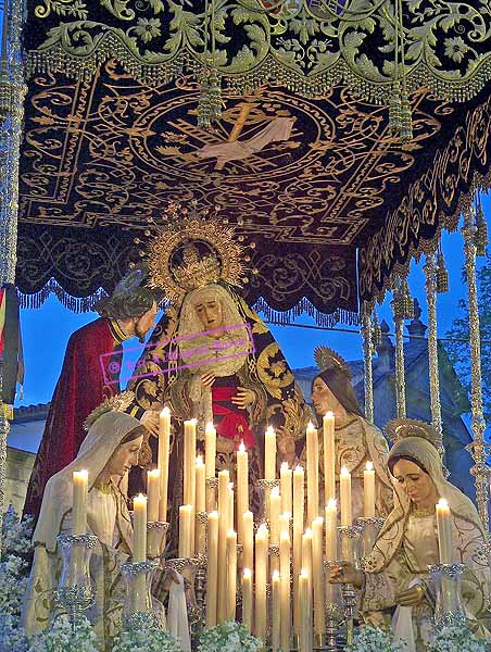 Paso de palio del duelo de Nuestra Señora de la Piedad