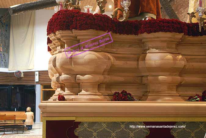 Detalle del lateral de la canastilla en carpinteria del Paso de Misterio de Nuestro Padre Jesús de la Paz