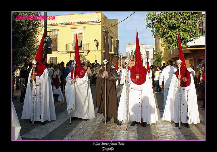 Antepresidencia del Paso de Misterio de la Hermandad de la Paz de Fátima